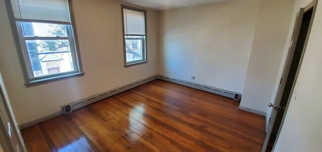 195 Maverick St unit 2, Boston, MA 02128 - photo 6