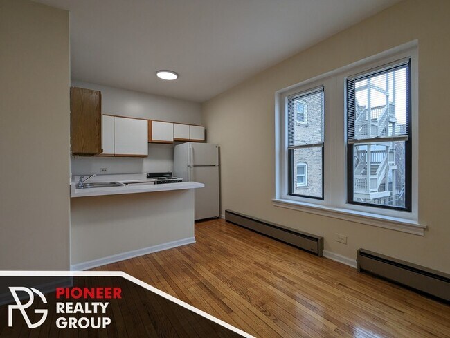 633 W Barry Ave unit 2, Chicago, IL 60657 - photo 4