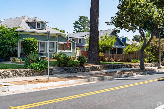 Orange Heights offers large sidewalks.