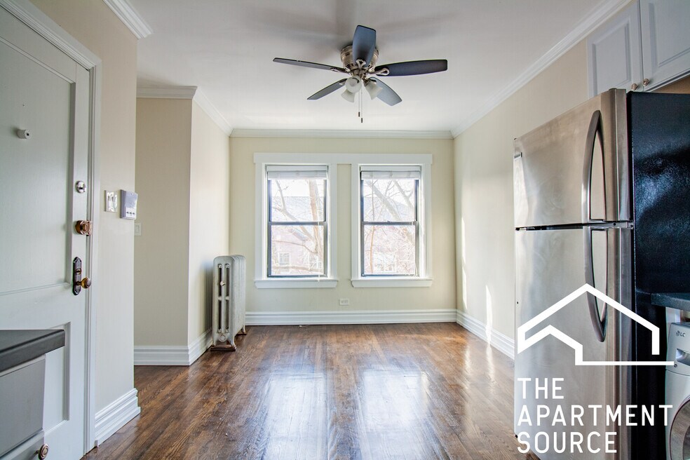 1056 W Lill Ave unit 2, Chicago, IL 60614 - photo 1