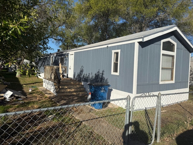 11725 W Farm To Market 2790 S, Lacoste, TX 78039 - photo 3