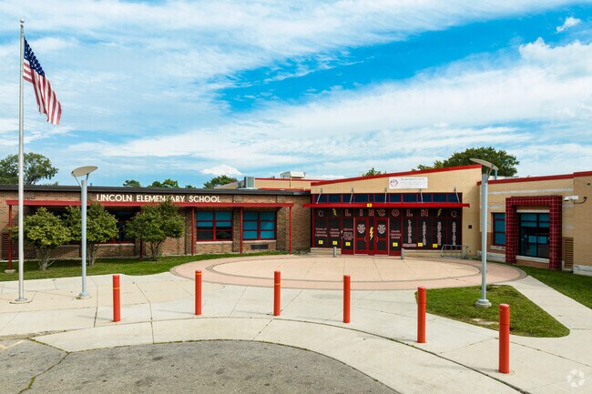 Lincoln Elementary School earned a 