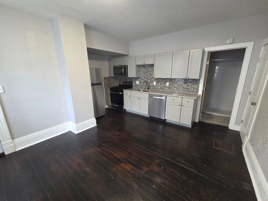 2321 Ashland Ave unit 3, Saint Joseph, MO 64506 - photo 1