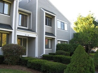 107 Hilltop Dr Unit 107, Weatogue, CT 06089