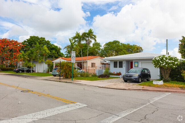 Flagler is a quiet and safe neighborhood in the heart of Miami.