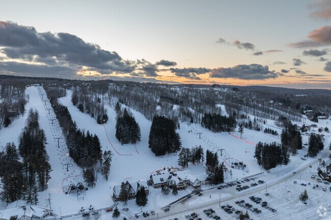 Skiiers and snowboarders of Mina can explore the 26 trails at Peek'n Peak.