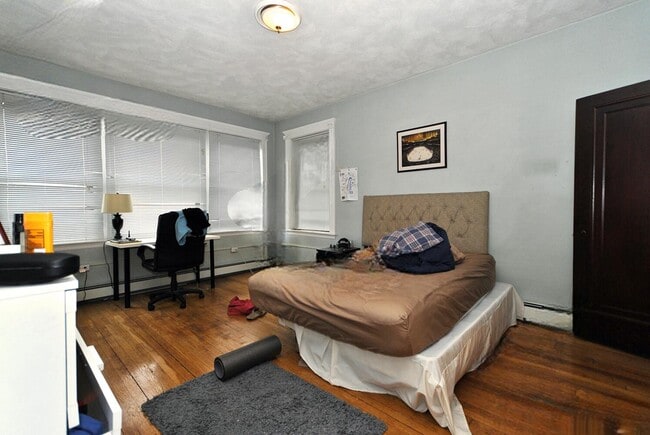 215 Saint Paul St unit 1, Brookline, MA 02446 - photo 3