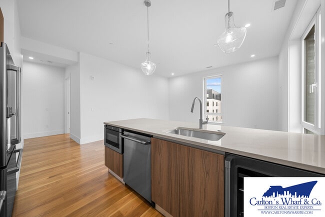 218 Old Colony Ave unit 407, Boston, MA 02127 - photo 3