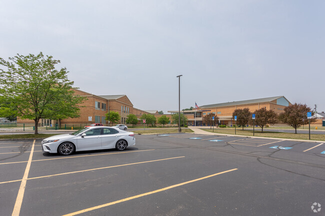 Highland Elementary School is a public school located in Hamilton.