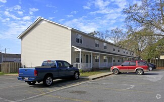 1213-1214 Bradley Bowen Dr, Valdosta, GA 31601