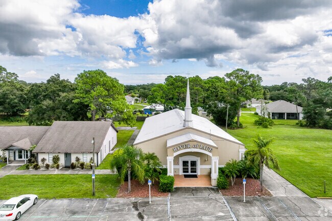 A local church River of Life is located near the Bayside Lakes community,