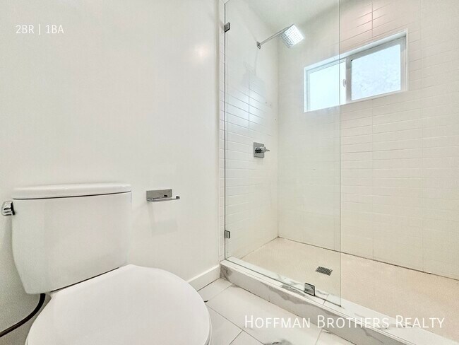 566 N Kenmore Ave unit 3, Los Angeles, CA 90004 - photo 4