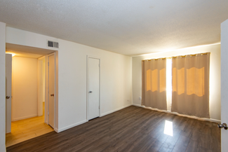 101-102 4th Unit 2, Grinnell, IA 50112