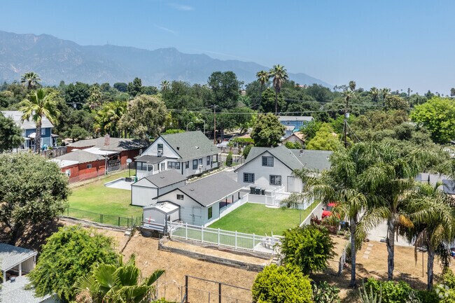 Most Muir Heights houses are small to medium one story builds.