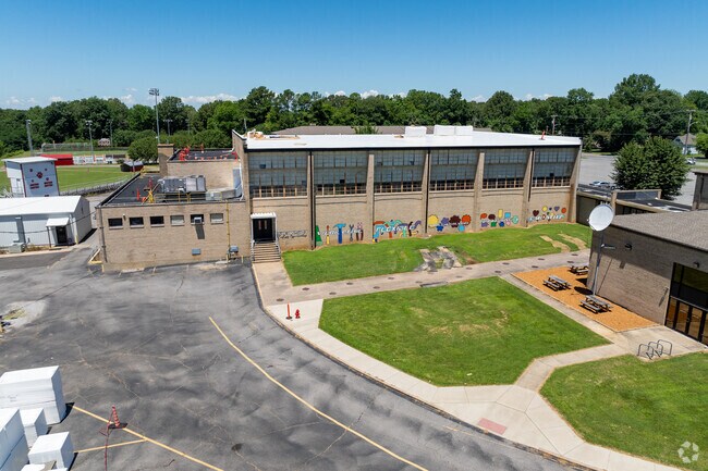 The student population of Reidland Intermediate School is 214 and the school serves 4-5.