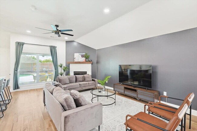 215 Nottingham Dr unit ID1019588P, Waxahachie, TX 75165 - photo 2