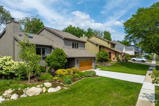 Homes in Summerhill Park range from entry-level and move-up to many custom-built.