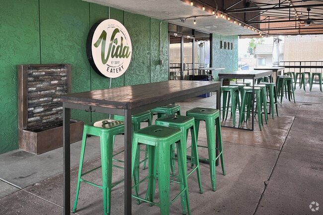 Vida Eatery in Venola features outdoor seating to enjoy the California weather.