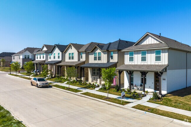 Haltom City has new construction homes in Heritage Village.