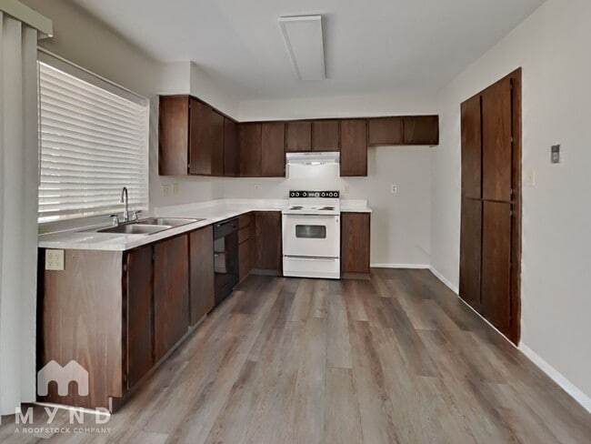 5632 W Comet Ave, Glendale, AZ 85302 - photo 7