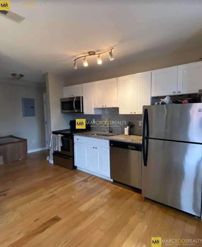 55 Chelsea St Unit 3B, Boston, MA 02128