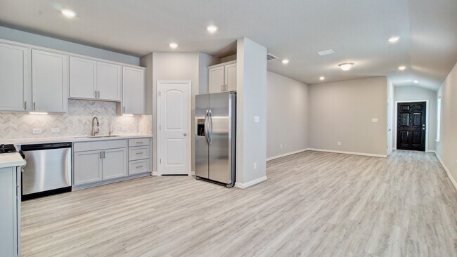 4519 Pinehurst Trace Dr, Pinehurst, TX 77362 - photo 5