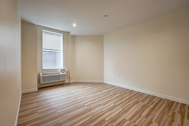 2 Bedroom | x03