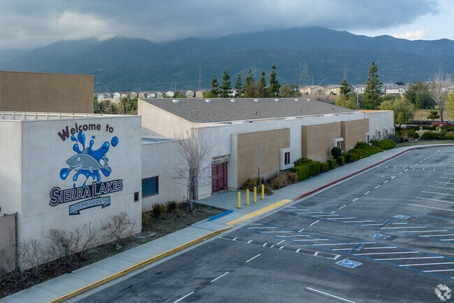 Sierra Lakes Elementary School is in the Sierra Lakes neighborhood of Fontana.