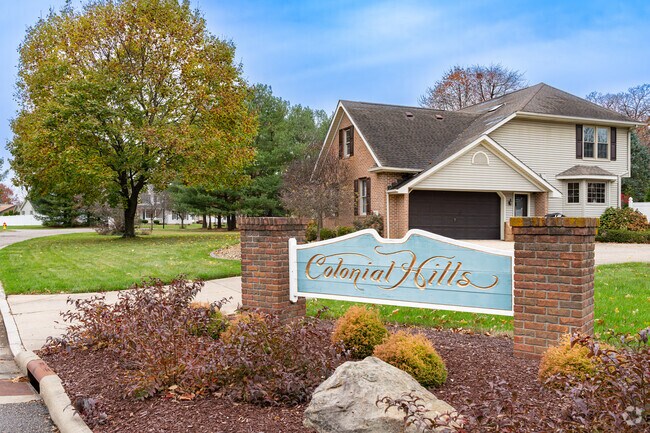 Some homes in Sippo Heights are in subdivisions, such as Colonial Hills.