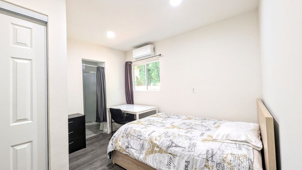 1293 W 37th Dr, Los Angeles, CA 90007 - photo 1