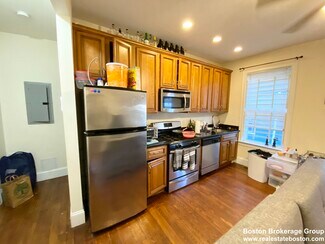 178 Hillside St Unit 1, Boston, MA 02120