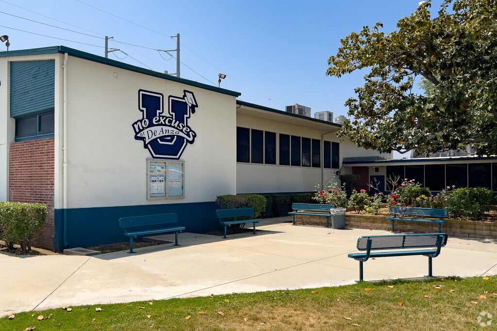De Anza Elementary has a 