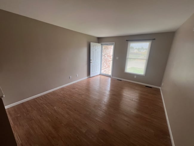 425 Station Crossing unit 427, Waterloo, IL 62298 - photo 3