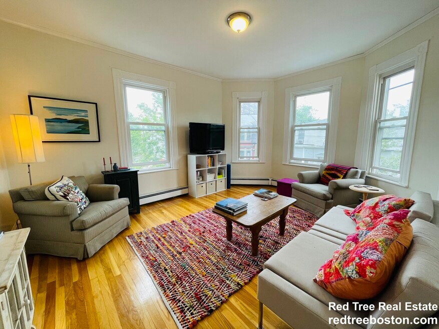 10 Houghton St unit 2, Somerville, MA 02143 - photo 1