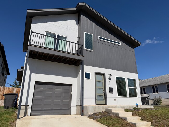 343 Porter St, San Antonio, TX 78210 - photo 2