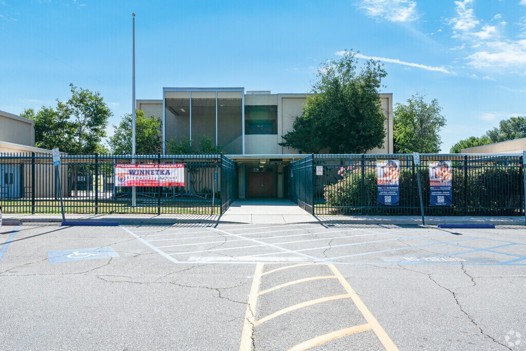 The front entrance of Winnetka Avenue Elementary School in Winnetka, CA.