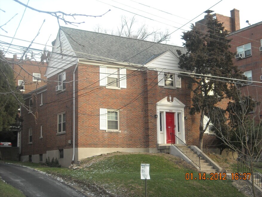 2804 Digby Ave unit 1, Cincinnati, OH 45220 - photo 1