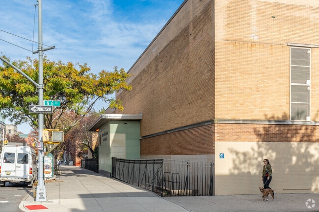 Educational opportunities abound at Williamsburg Preparatory School.