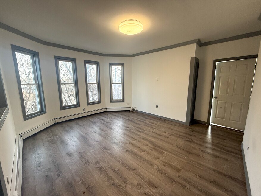 30 Davenport St unit 2, Haverhill, MA 01832 - photo 1