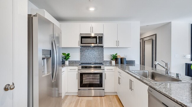 7583 Drexel Ave, Hesperia, CA 92344 - photo 3