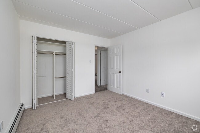 Bedroom 1 Closet - 2Bd, 1Ba, w shared Garage/Basement, 800-850SF