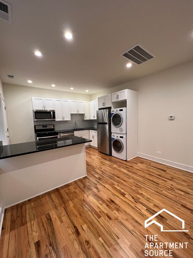 3230 N Clark St unit 3F, Chicago, IL 60657 - photo 4