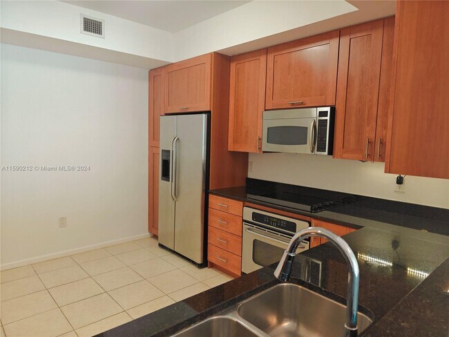 3340 NE 190th St unit 1304, Miami, FL 33180 - photo 3