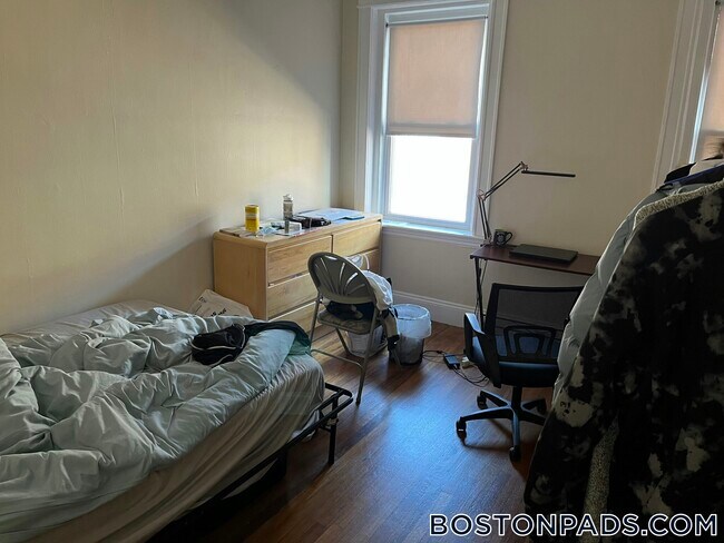 1193 Commonwealth Ave unit 17, Boston, MA 02134 - photo 3