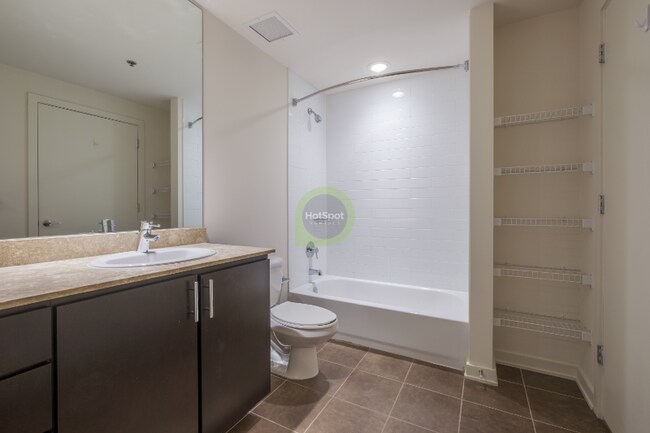 91 W Kinzie St, Chicago, IL 60654 - photo 4