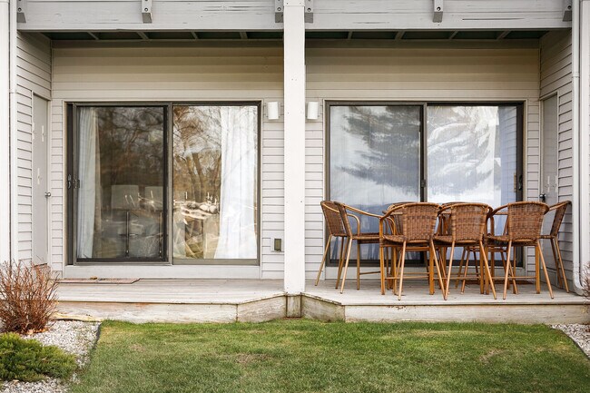 5704 N Creeks Crossing unit 600, Williamsburg, MI 49690 - photo 2