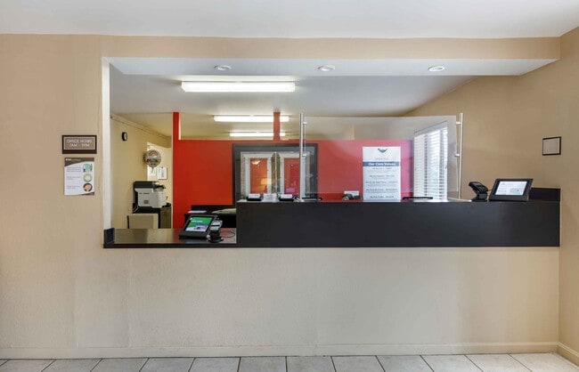 25801 Country Club Blvd, North Olmsted, OH 44070 - photo 4