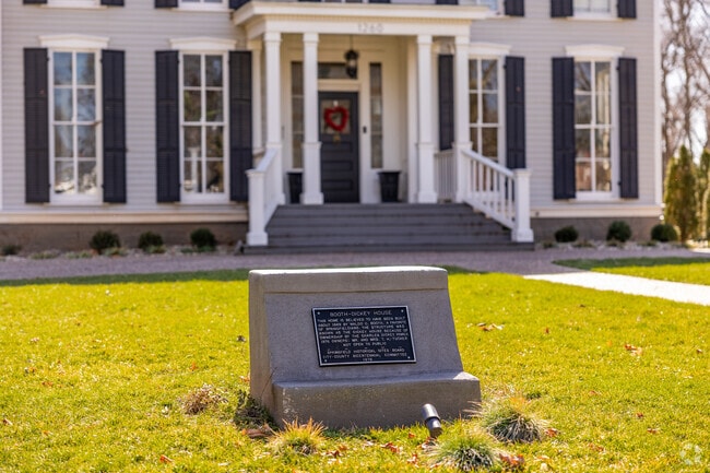 Large historic homes can be seen in the Walnut Street neighborhood.