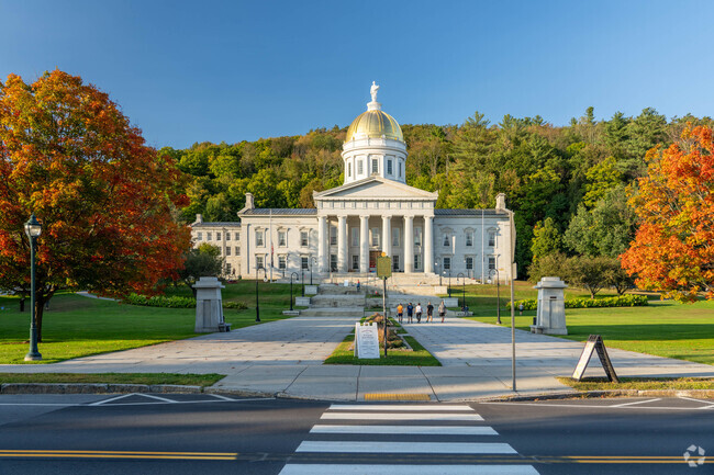 The historic Capitol building near Park West offers self and guided tours daily.