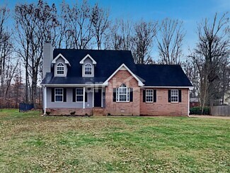 114 Louise Dr, White House, TN 37188